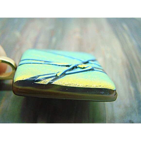 Square Shape Opaque Pendant Raised 3d Geo Design Graphic Resin Gold Tone Charm - Picture 6 of 9